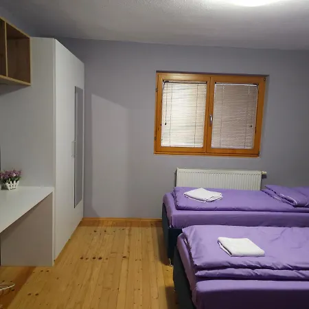 International House krevet i doručak